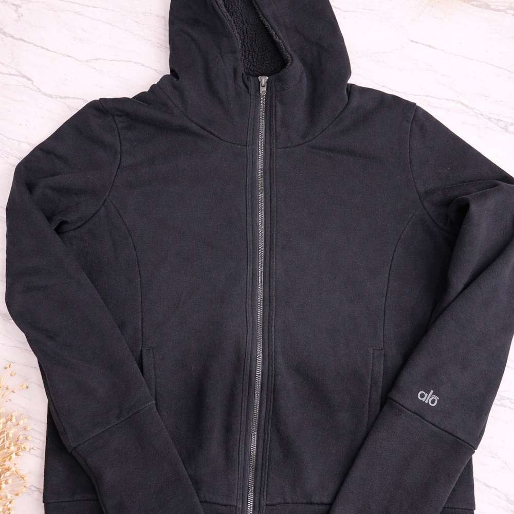 Alo Yoga Black Zip Up Hoodie Sherpa Lined Jacket Size small rip tag still there
